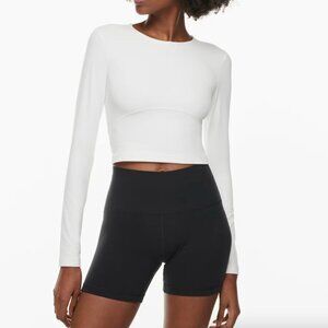 Aritzia TnAction TNABUTTER bound longsleeve